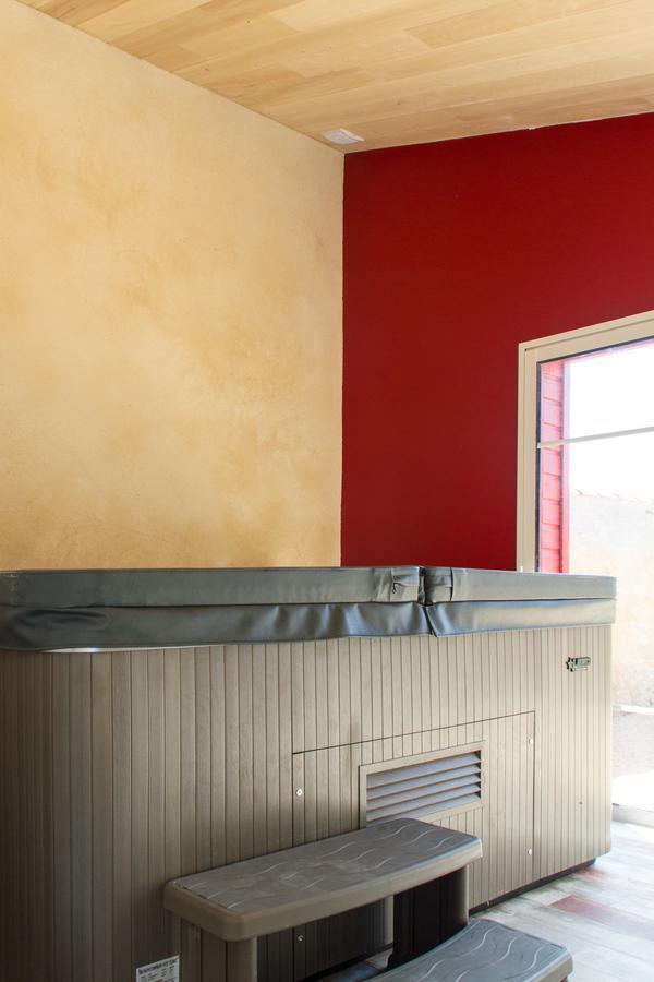 Le Puy Carmin - Chambre D'Hotes Avec Jacuzzi Bazoges-en-Paillers Luaran gambar